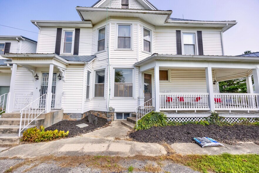 More Photos Of 103 N Boggs St, De Graff Specialty For Sale
