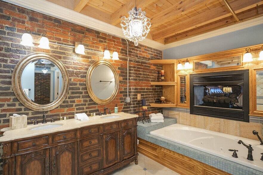More Photos Of 214 3rd Ave N, Nashville Apartments For Sale