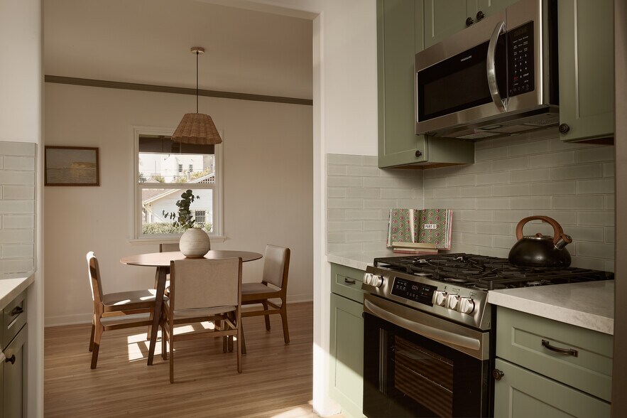 More Photos Of 1434 McDuff St, Los Angeles Apartments For Sale