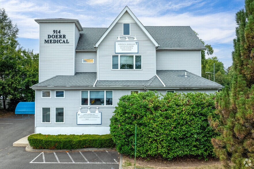 More Photos Of 914 Clifton Ave, Clifton Medical For Sale