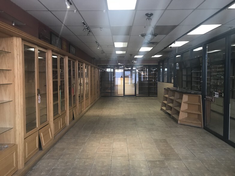 More Photos Of 174-176 N York Rd, Elmhurst Storefront For Sale