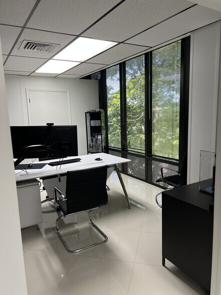 More Photos Of 450 N Park Rd, Hollywood Office Residential For Lease