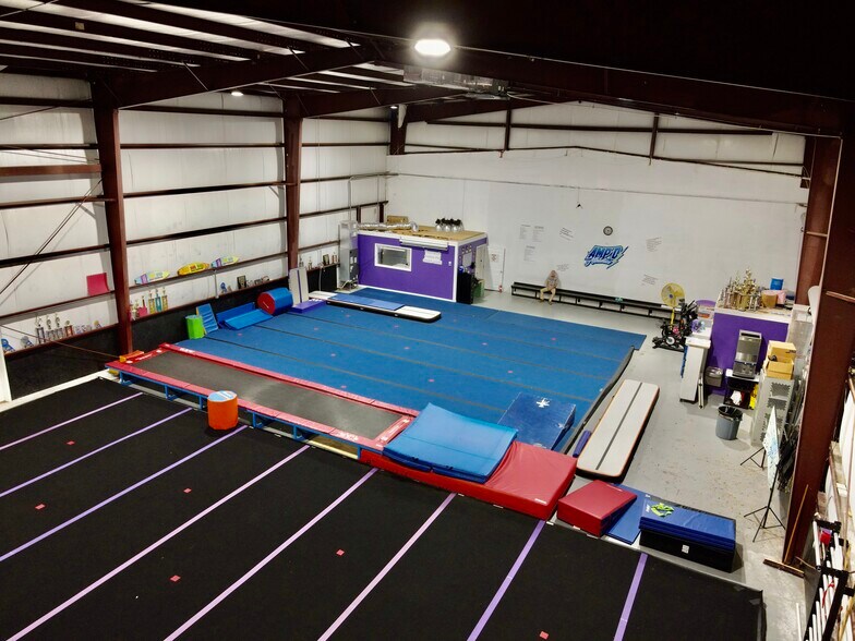 More Photos Of 9050 16th Pl, Vero Beach Warehouse For Lease