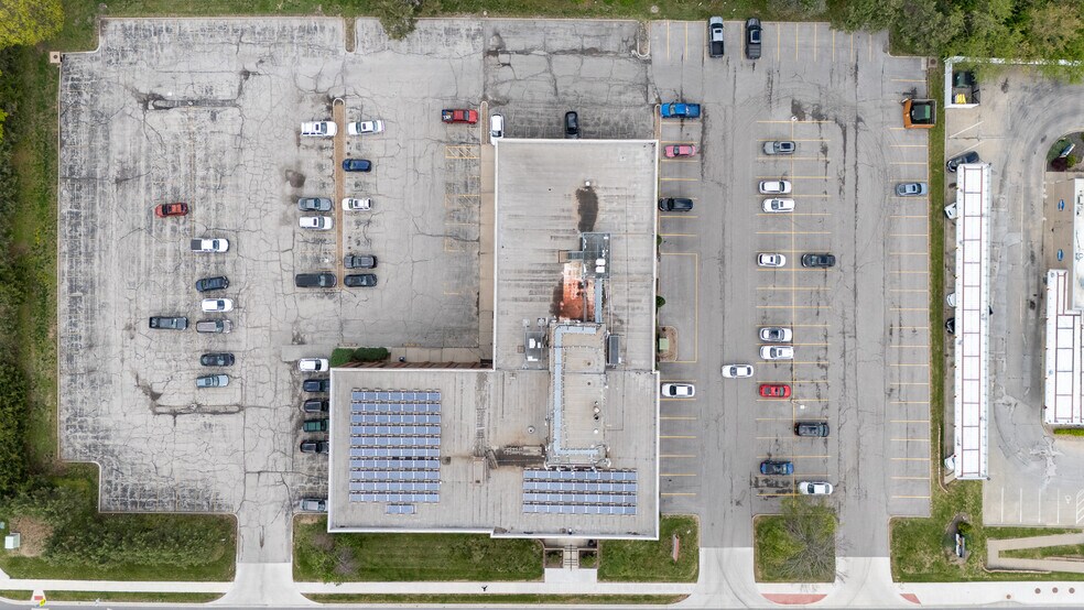 More Photos Of 400 E Red Bridge Rd, Kansas City Medical For Sale