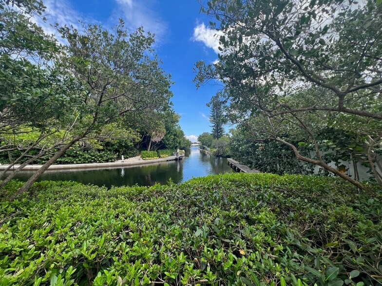 More Photos Of 12010 US Highway 1, North Palm Beach Medical For Sale