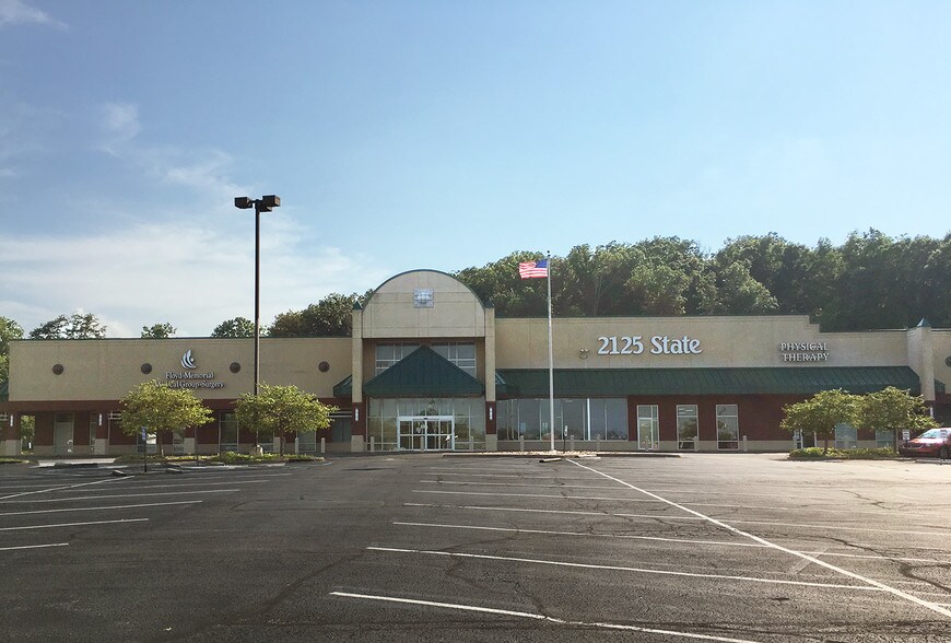 Primary Photo Of 2125 State St, New Albany Medical For Lease