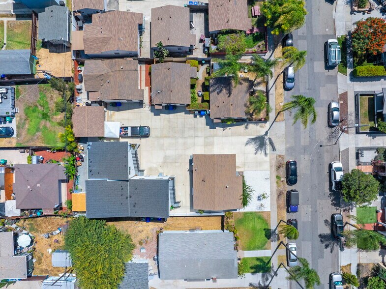 More Photos Of 4343 Bancroft St, San Diego Multifamily For Sale