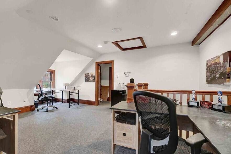 More Photos Of 10-12 Pearl St, Essex Junction Office Residential For Sale