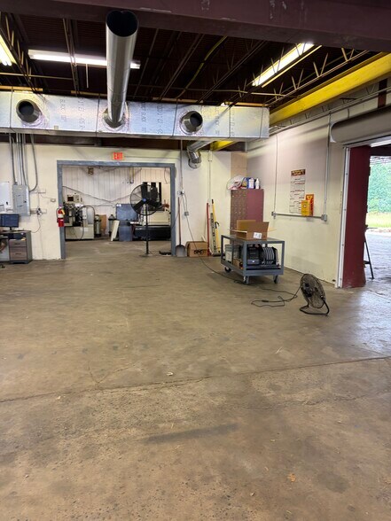 More Photos Of 78 W Main St, Reinholds Warehouse For Lease