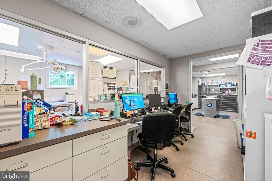 More Photos Of 405 W Wayne Ave, Wayne Office Residential For Sale