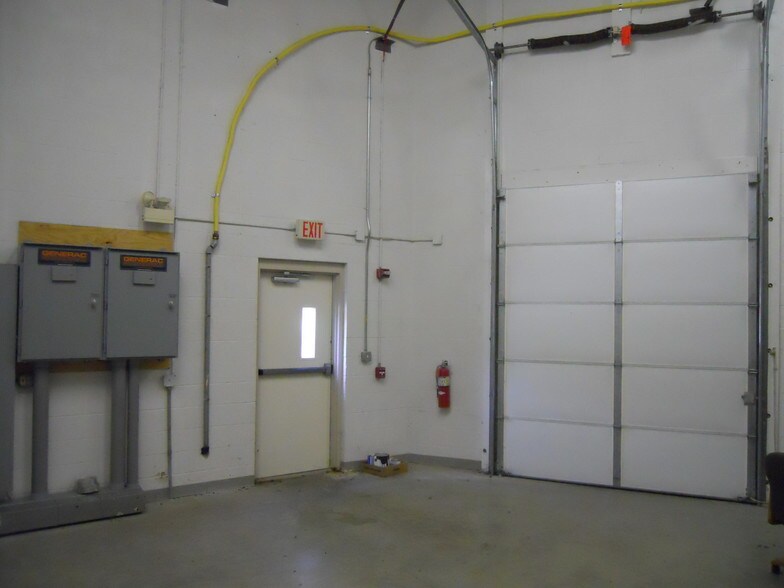 More Photos Of 41 General Warren Blvd, Malvern Flex For Lease
