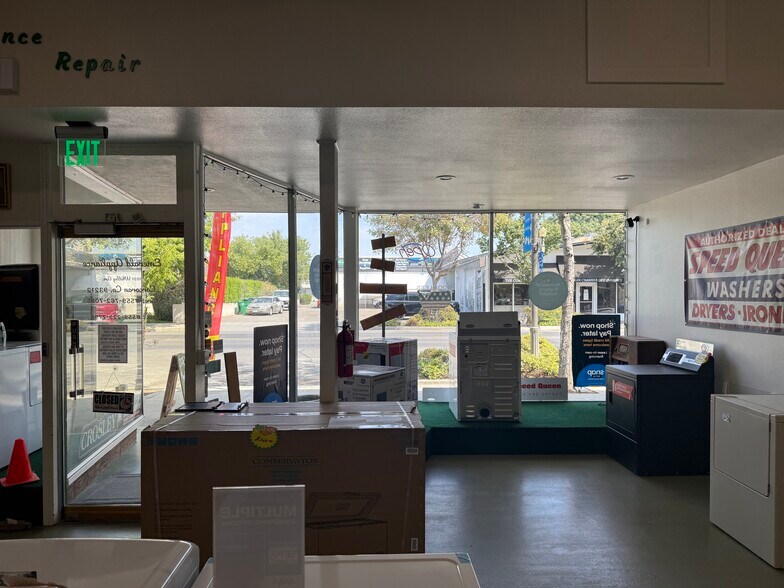 More Photos Of 1031 Whitley Ave, Corcoran General Retail For Sale