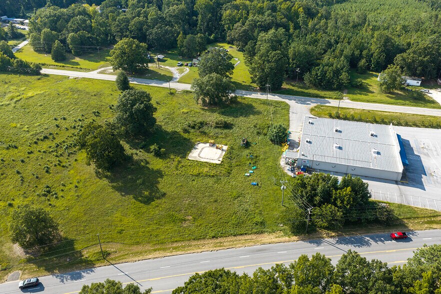 More Photos Of 4911 Emerson St, Hodges Land For Sale