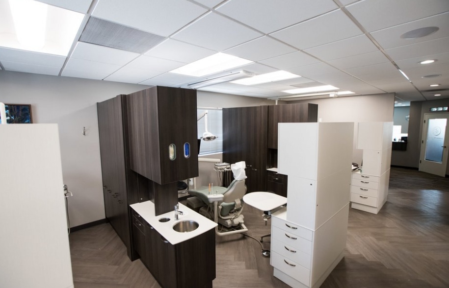 More Photos Of 12849 Magnolia Blvd, Van Nuys Medical For Sale