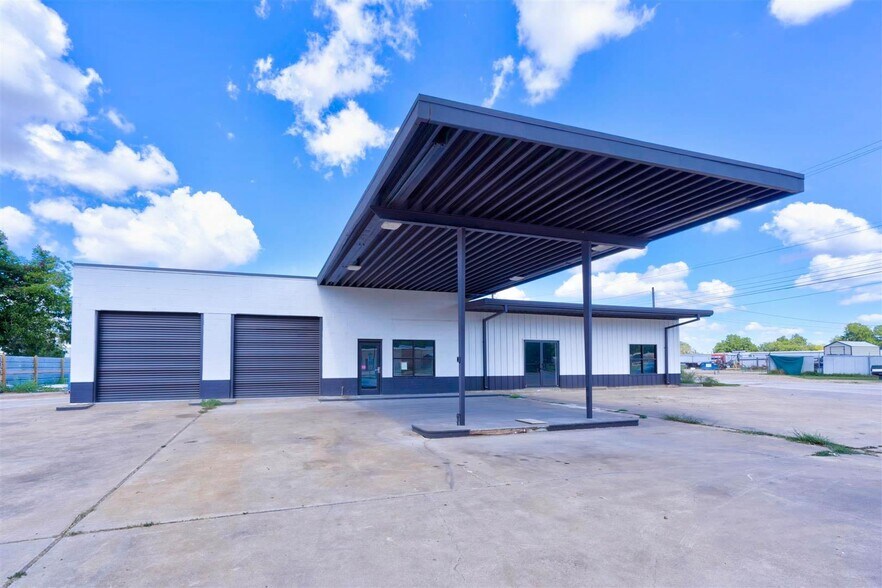 More Photos Of 623 N Richmond Rd, Wharton Auto Repair For Sale