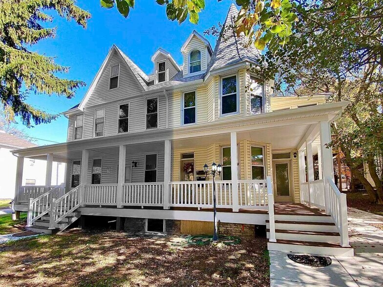 More Photos Of 5009 Roland Ave, Baltimore Multifamily For Sale