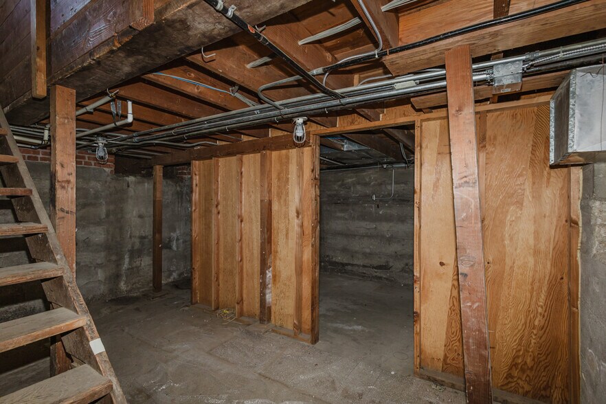 More Photos Of 724 N Main St, Newton Storefront For Sale