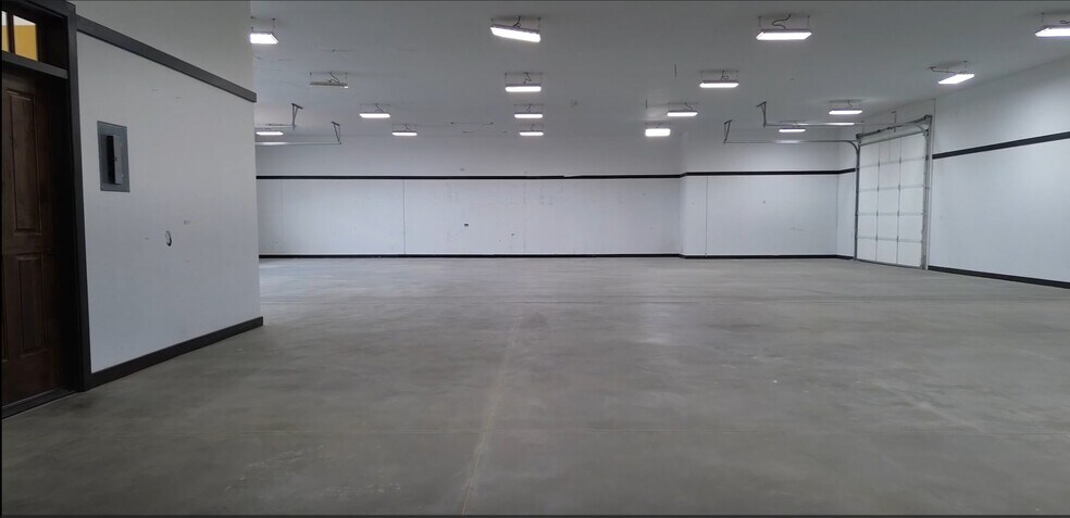 More Photos Of 2810 McCornick rd, Delta Industrial For Lease