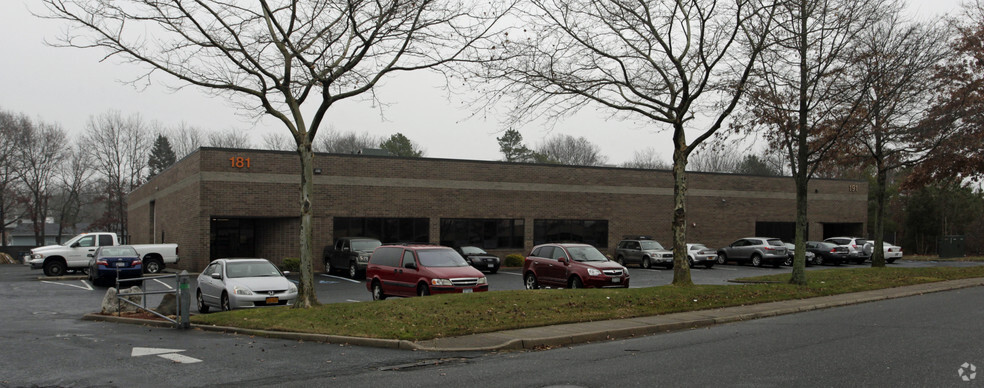 Primary Photo Of 181-191 Remington Blvd, Ronkonkoma Warehouse For Lease