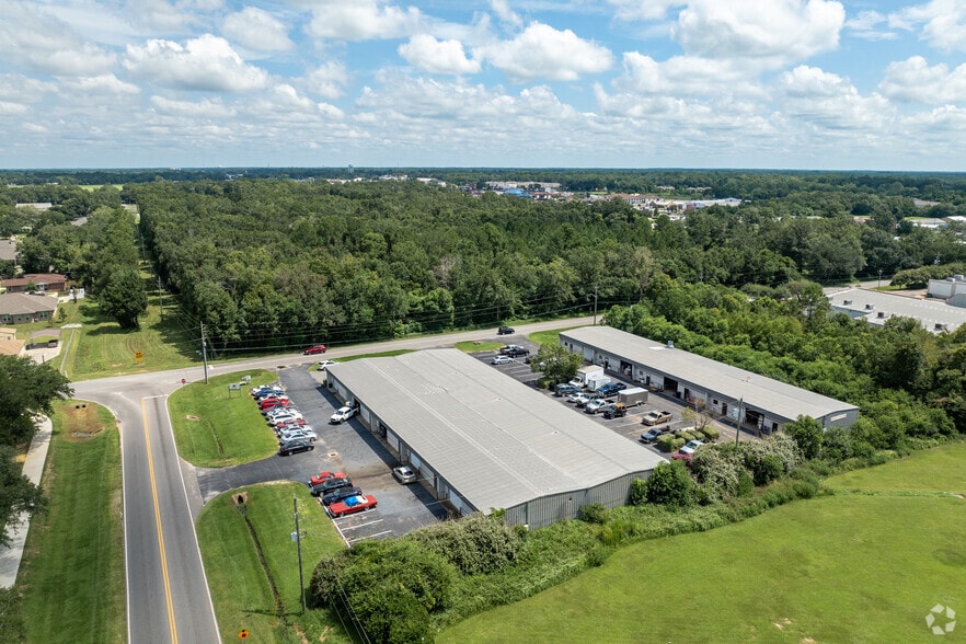 More Photos Of 2130 S Pine St, Foley Flex For Lease