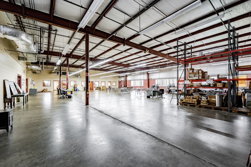 More Photos Of 1094 Suffield St, Agawam Light Manufacturing For Sale