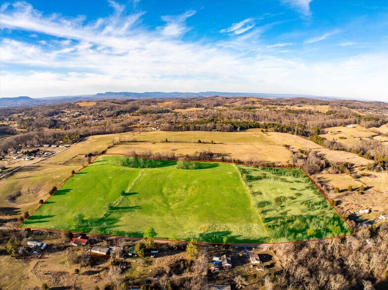 More Photos Of 520 Thorngrove pike, Kodak Land For Sale