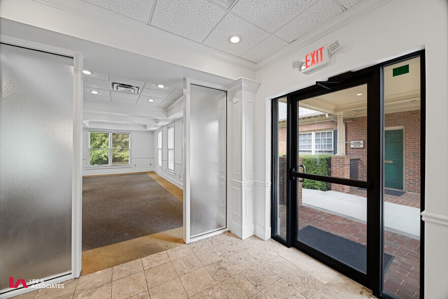 More Photos Of 1776 Old Spring House Ln, Dunwoody Medical For Lease