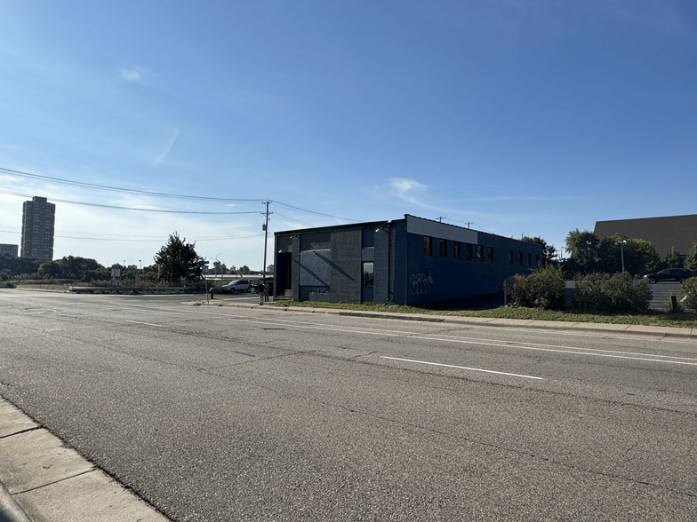 More Photos Of 1227 S 6th St, Minneapolis Freestanding For Lease