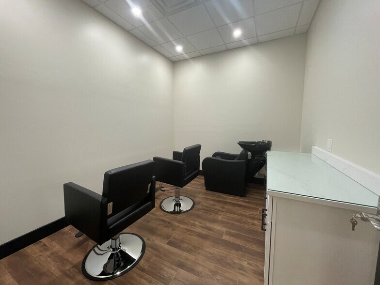 More Photos Of 8971 Daniels Center Dr, Fort Myers Medical For Lease