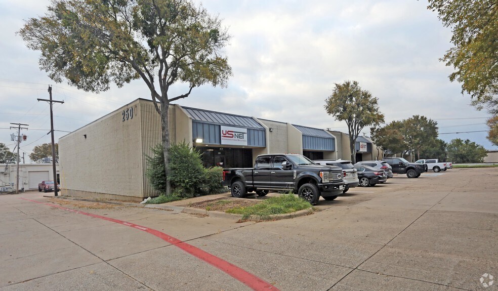 More Photos Of 2500 E Randol Mill Rd, Arlington Flex For Lease