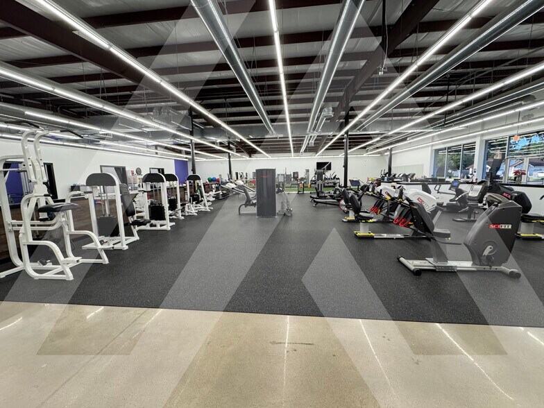 More Photos Of 602 Meyer St, Sealy Freestanding For Lease