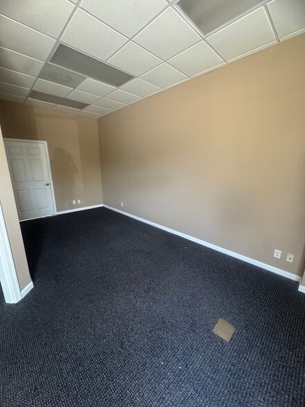 More Photos Of 1410 Park Ln S, Jupiter Warehouse For Lease