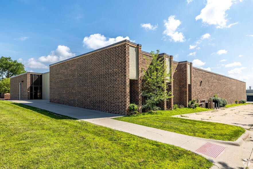 Primary Photo Of 3127 SW 61st St, Des Moines Warehouse For Lease