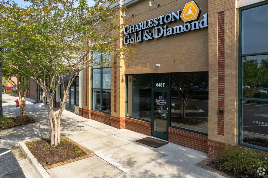 More Photos Of 600 Long Point Rd, Mount Pleasant Unknown For Lease