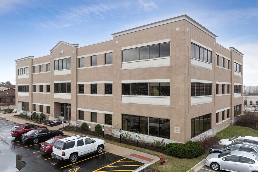 More Photos Of 770 Lake Cook Rd, Deerfield Office For Lease