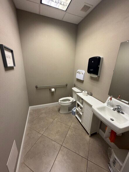 More Photos Of 5460-5466 Village Dr, Rockledge Unknown For Lease