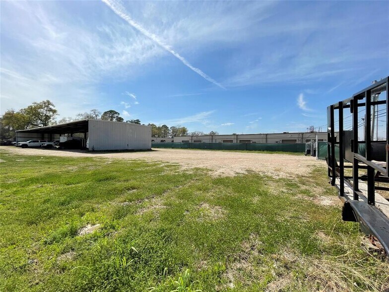 More Photos Of 3443 Pinemont Dr, Houston Land For Lease