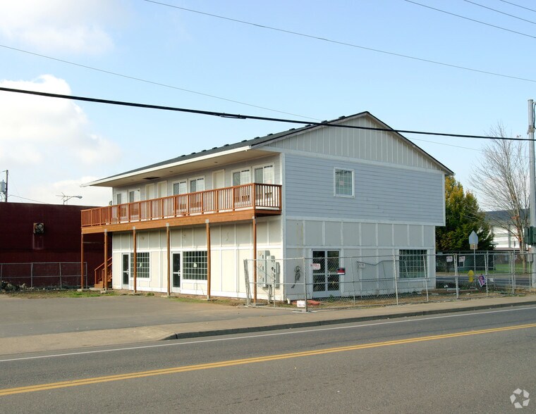 More Photos Of 10 S Parkway Ave, Battle Ground Storefront For Lease