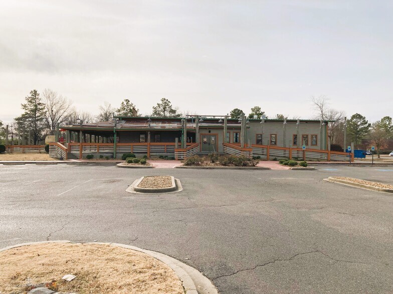 More Photos Of 7990 Horizon Center Blvd, Memphis Restaurant For Sale