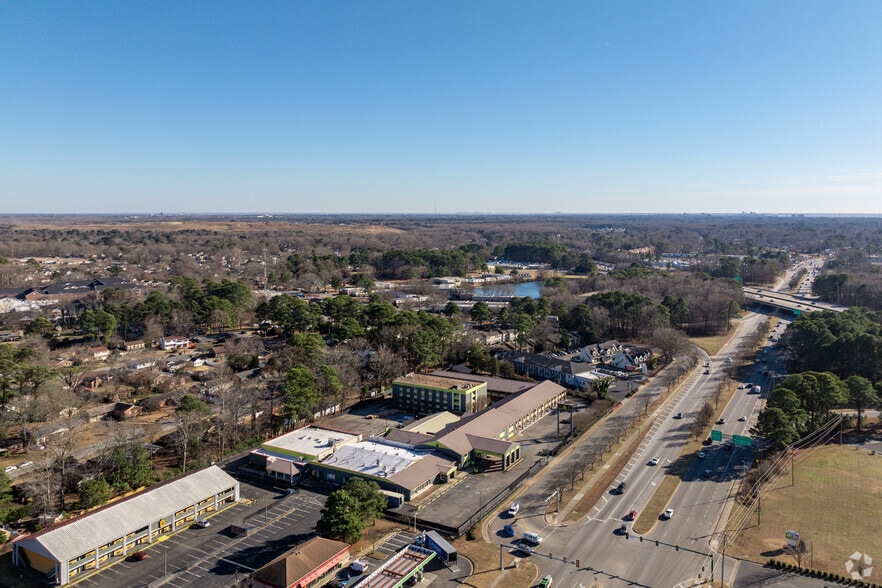 More Photos Of 950 J Clyde Morris Blvd, Newport News Hotel For Sale