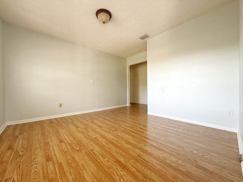 More Photos Of 1251-1255 Miller Ave, Winter Park Medical For Lease