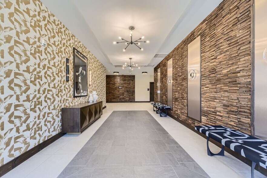 More Photos Of 221 Wilcox St, Castle Rock Office For Lease