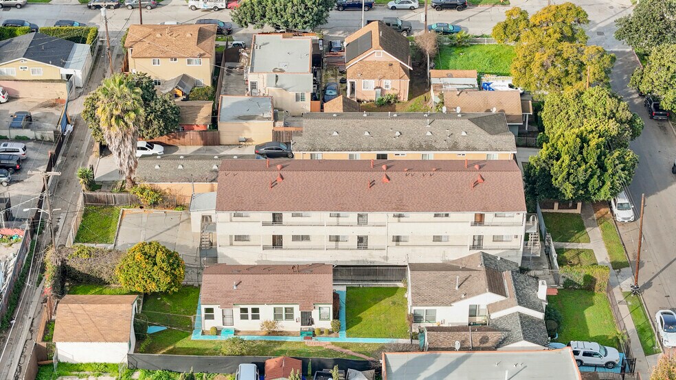 More Photos Of 3120 W 71st St, Los Angeles Apartments For Sale