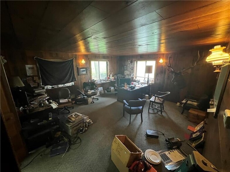 More Photos Of 657 Northgate Cir, New Castle Warehouse For Sale