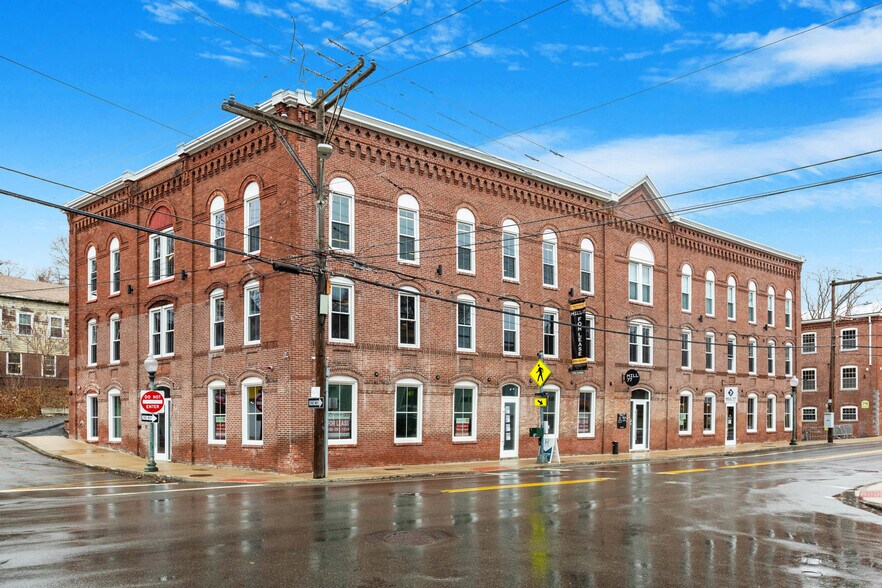 More Photos Of 77 Elm St, Amesbury Loft Creative Space For Lease