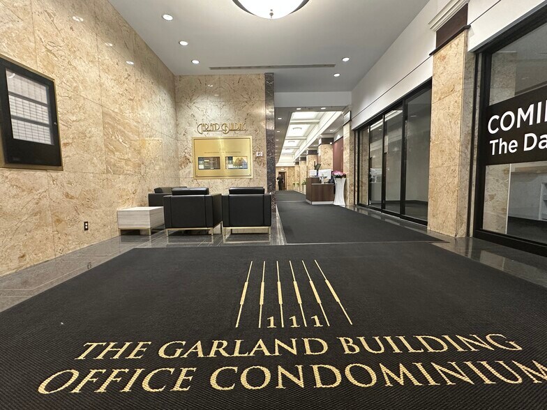 More Photos Of 111 N Wabash Ave, Chicago Office For Lease