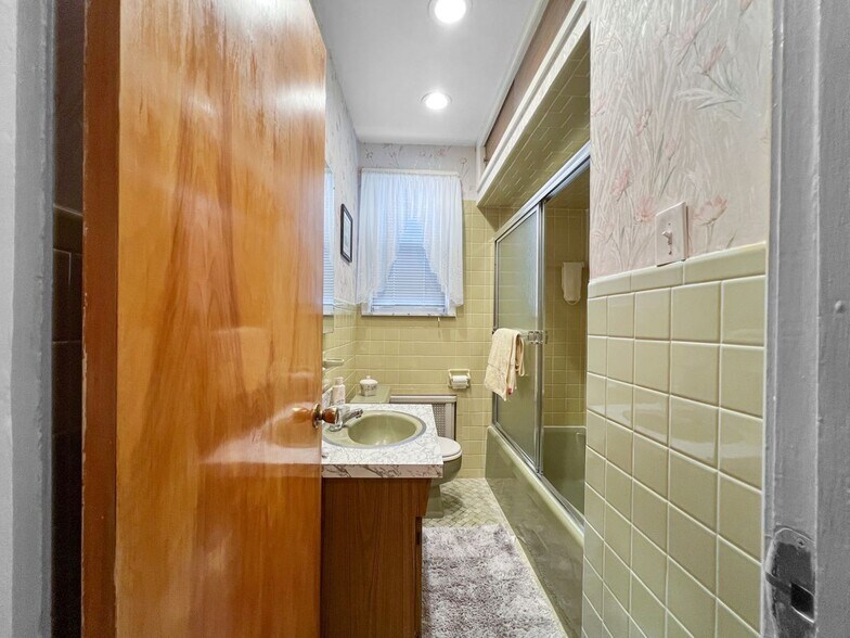 More Photos Of 700-702 N 7th St, Newark Apartments For Sale