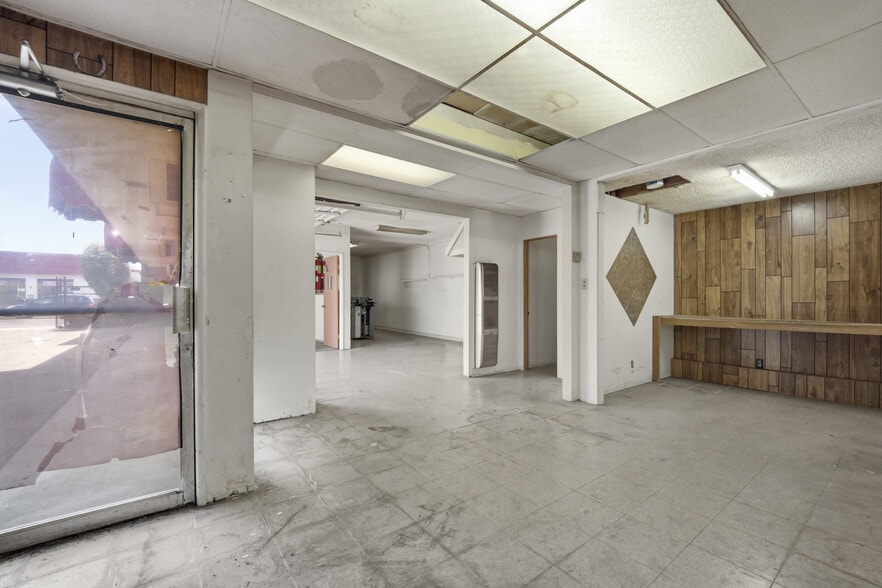 More Photos Of 915 W Olive Ave, Burbank Office For Sale