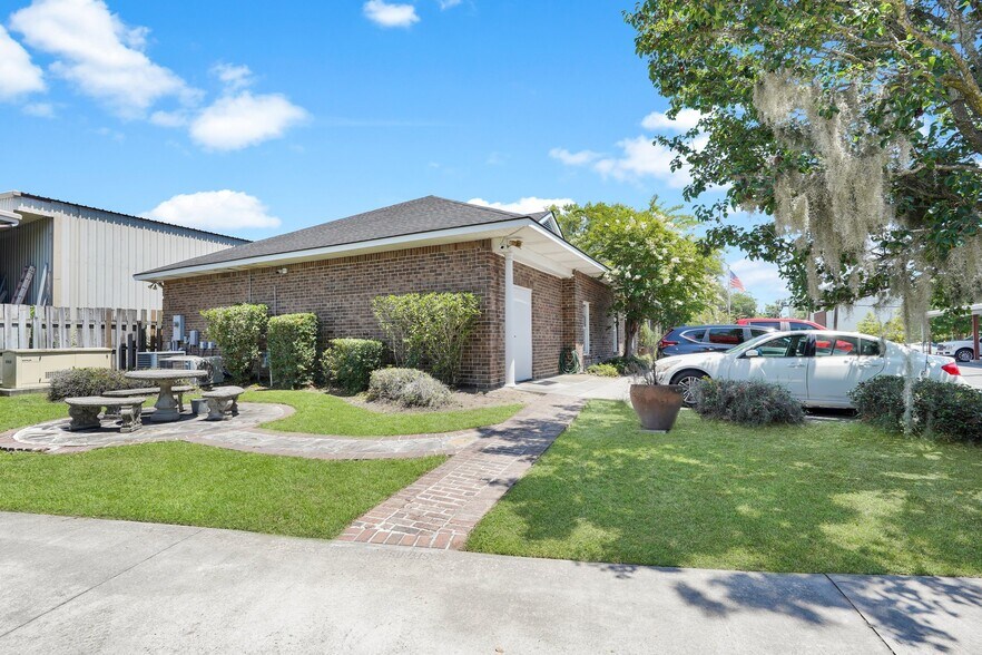 More Photos Of 2141 Rowland Ave, Savannah Office For Sale