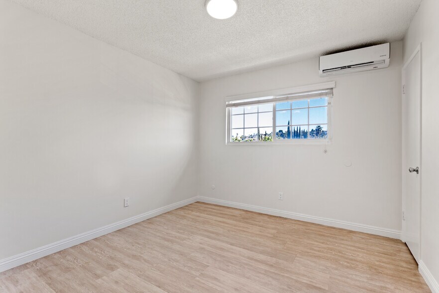 More Photos Of 4427 Camero Ave, Los Angeles Apartments For Sale